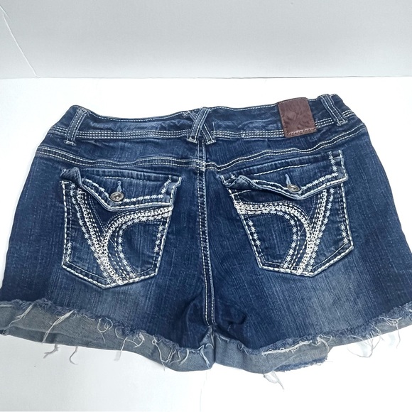 Ariya Jeans 5 pocket denim cutoff shorts. Juniors Size 11/12 - Picture 2 of 7
